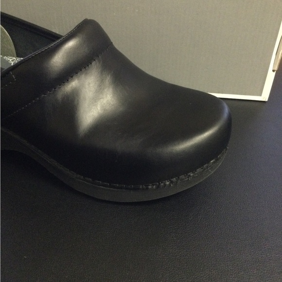 Dansko Women's Xp 2.0 Black Pull Up Size EU 39/US 8.5-9 - Picture 7 of 9